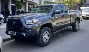 Photo - Toyota Tacoma 2018 Gray