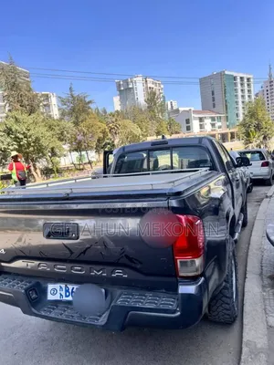 Toyota Tacoma 2018 Gray