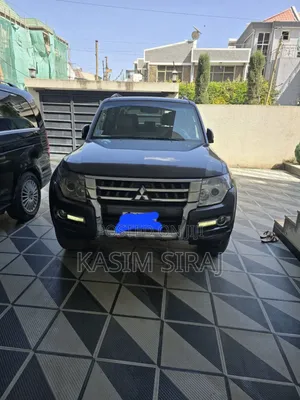 Photo - Mitsubishi Pajero V80 3.2 DI-D 2017 Gray