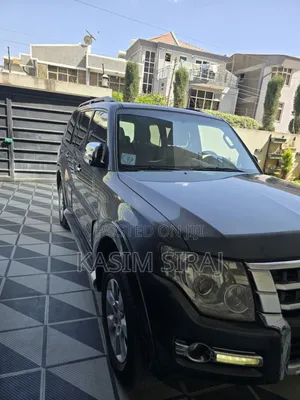 Mitsubishi Pajero V80 3.2 DI-D 2017 Gray