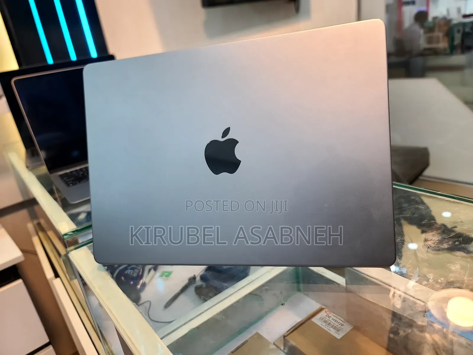 New Laptop Apple MacBook Pro M1 16GB Apple M1 Pro SSD 512GB