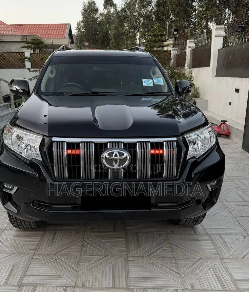Toyota Land Cruiser Prado 2018 Black