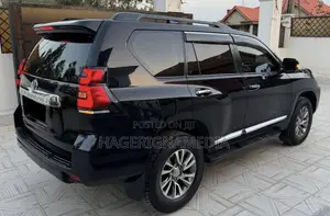 Toyota Land Cruiser Prado 2018 Black