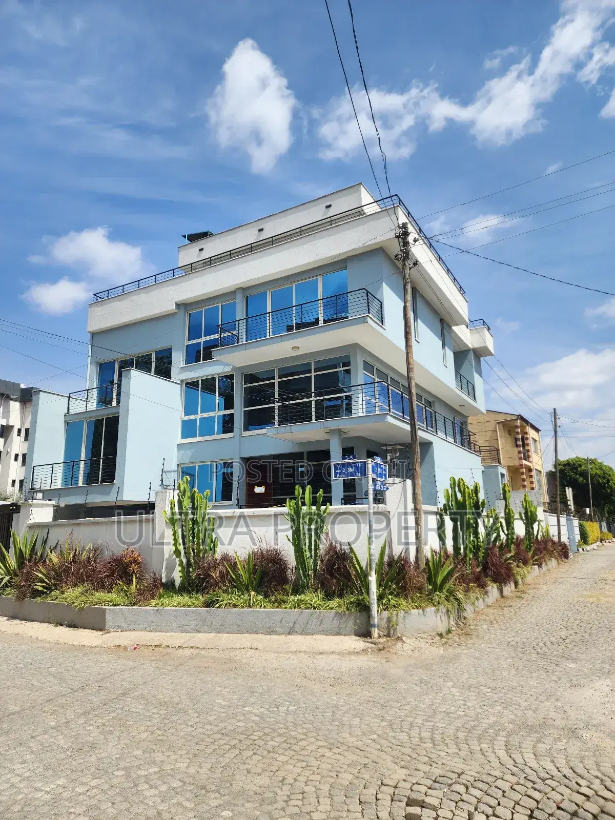 7bdrm House in Bole for rent