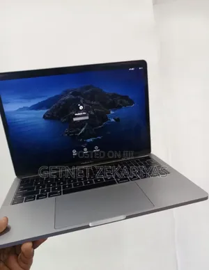 New Laptop Apple MacBook Pro 2017 8GB Intel Core I5 SSD 128GB