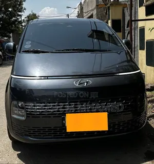 New Hyundai Staria 2023 Gray