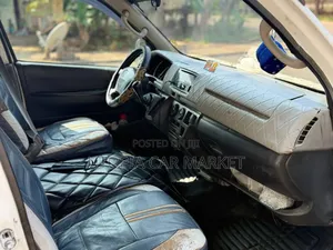 Toyota HiAce 2006 White