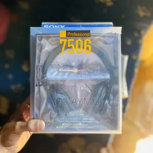 Photo - Sony MDR-7506 Professional Large Diaphragm Headphones