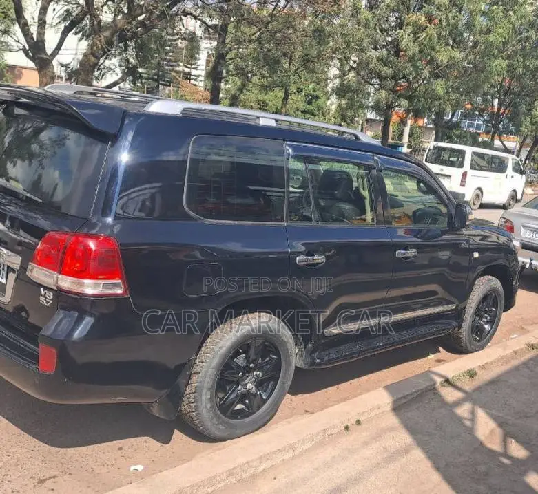 Toyota Land Cruiser 4.5 V8 TD GX-R 2010 Black