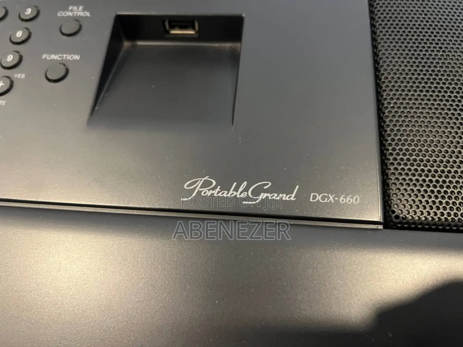 Yamaha Portabel Grand Dgx660 Piano Keyboard