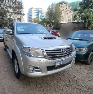 Toyota Hilux 2013 Silver