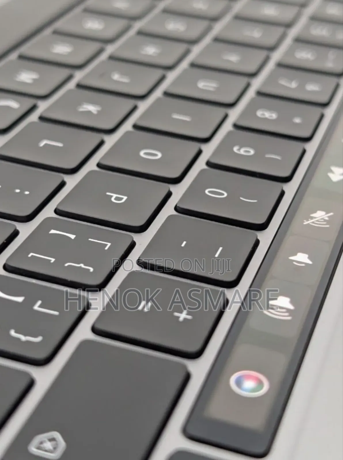 New Laptop Apple MacBook Pro 2022 M2 8GB Apple M2 SSD 256GB