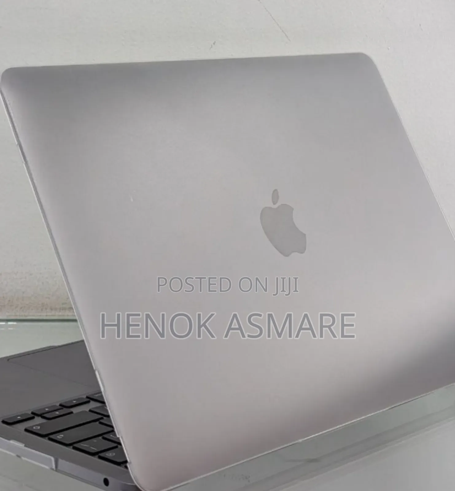 New Laptop Apple MacBook Pro 2022 M2 8GB Apple M2 SSD 256GB