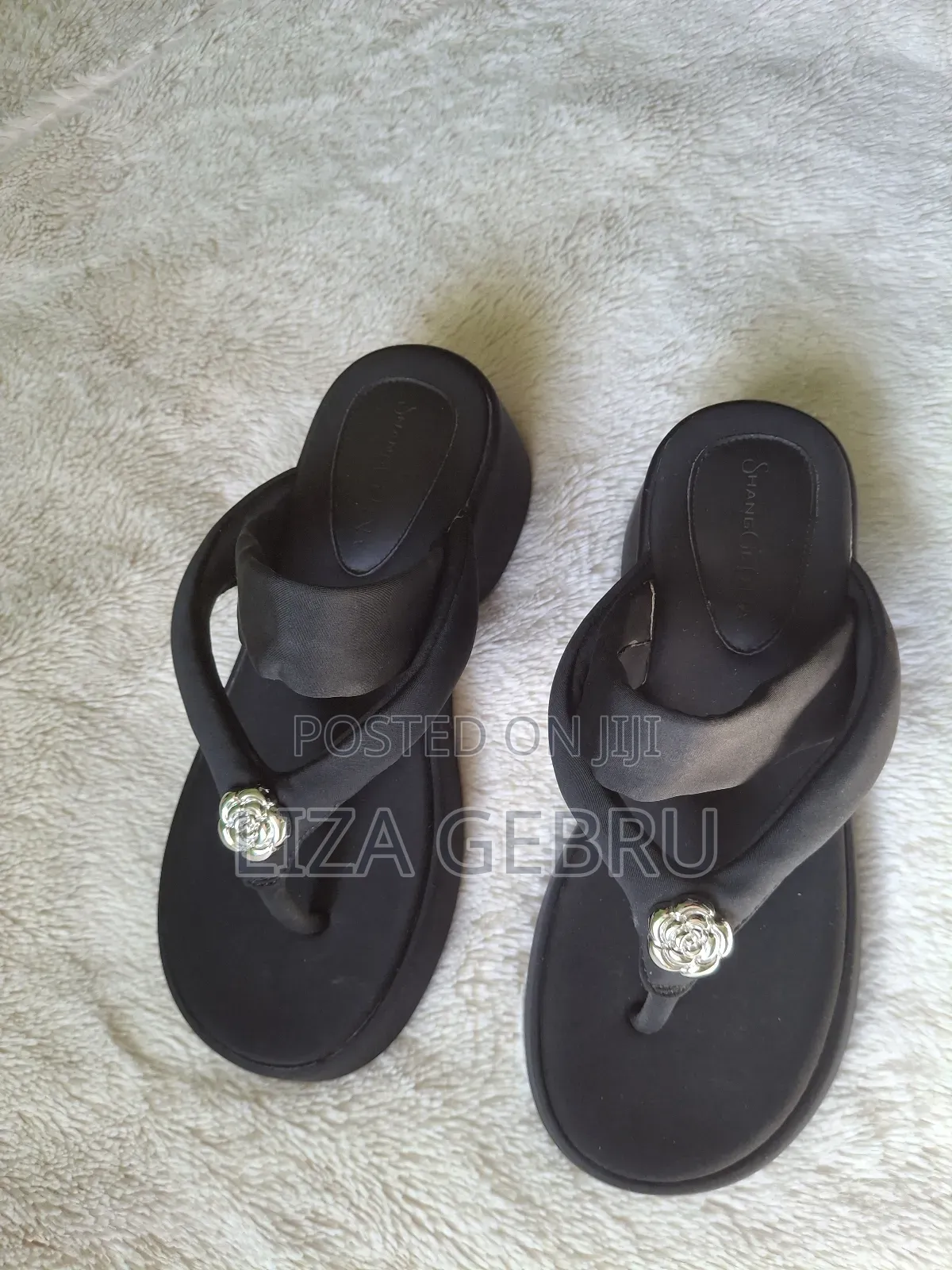 Brand New Women Shoes. Size 35,36. 4000br