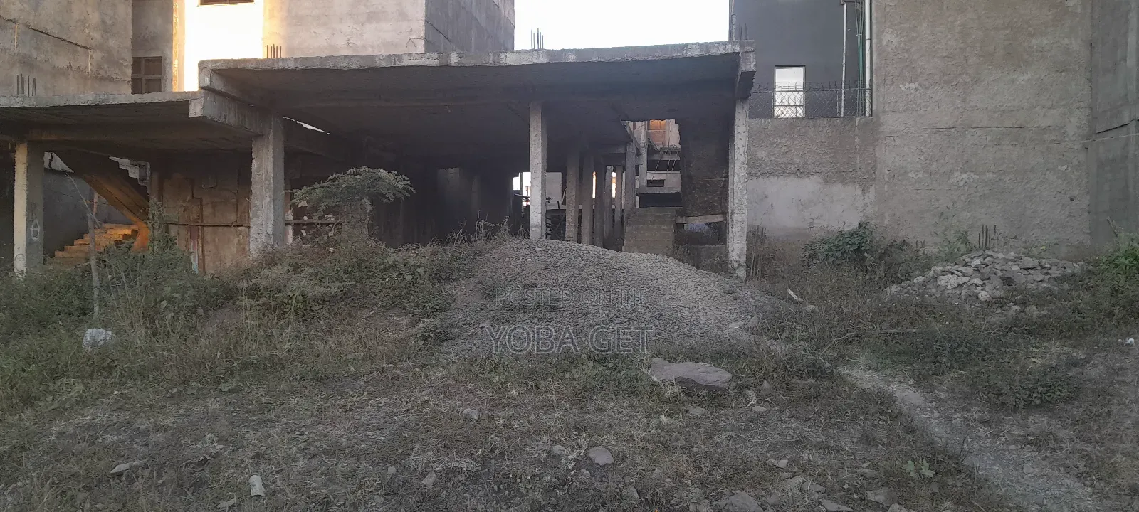 7bdrm House in Akaky Kaliti for sale