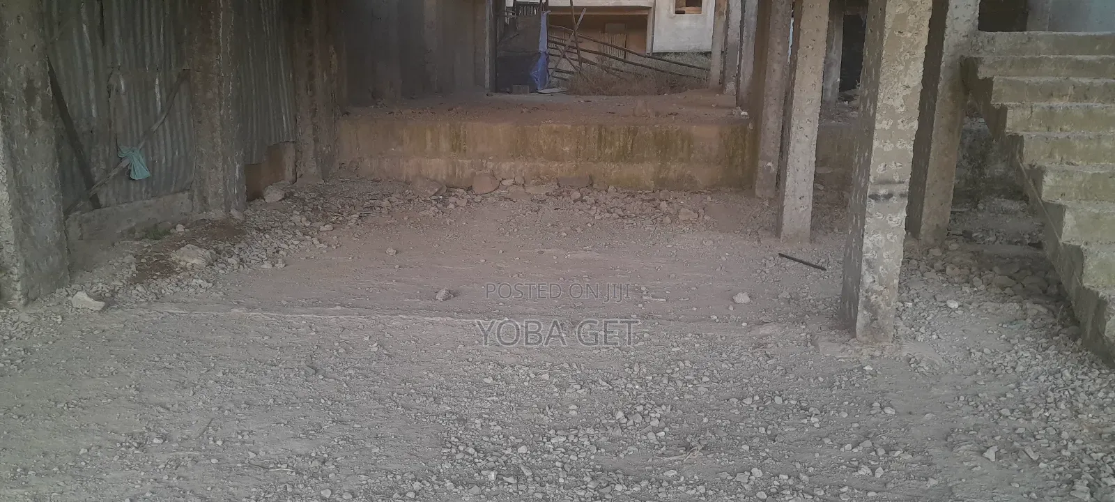 7bdrm House in Akaky Kaliti for sale