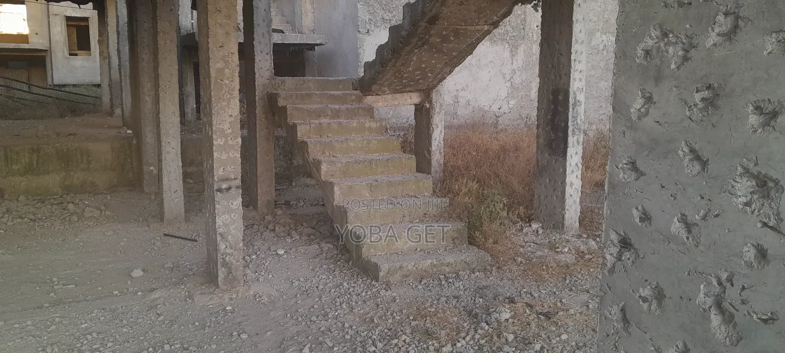 7bdrm House in Akaky Kaliti for sale