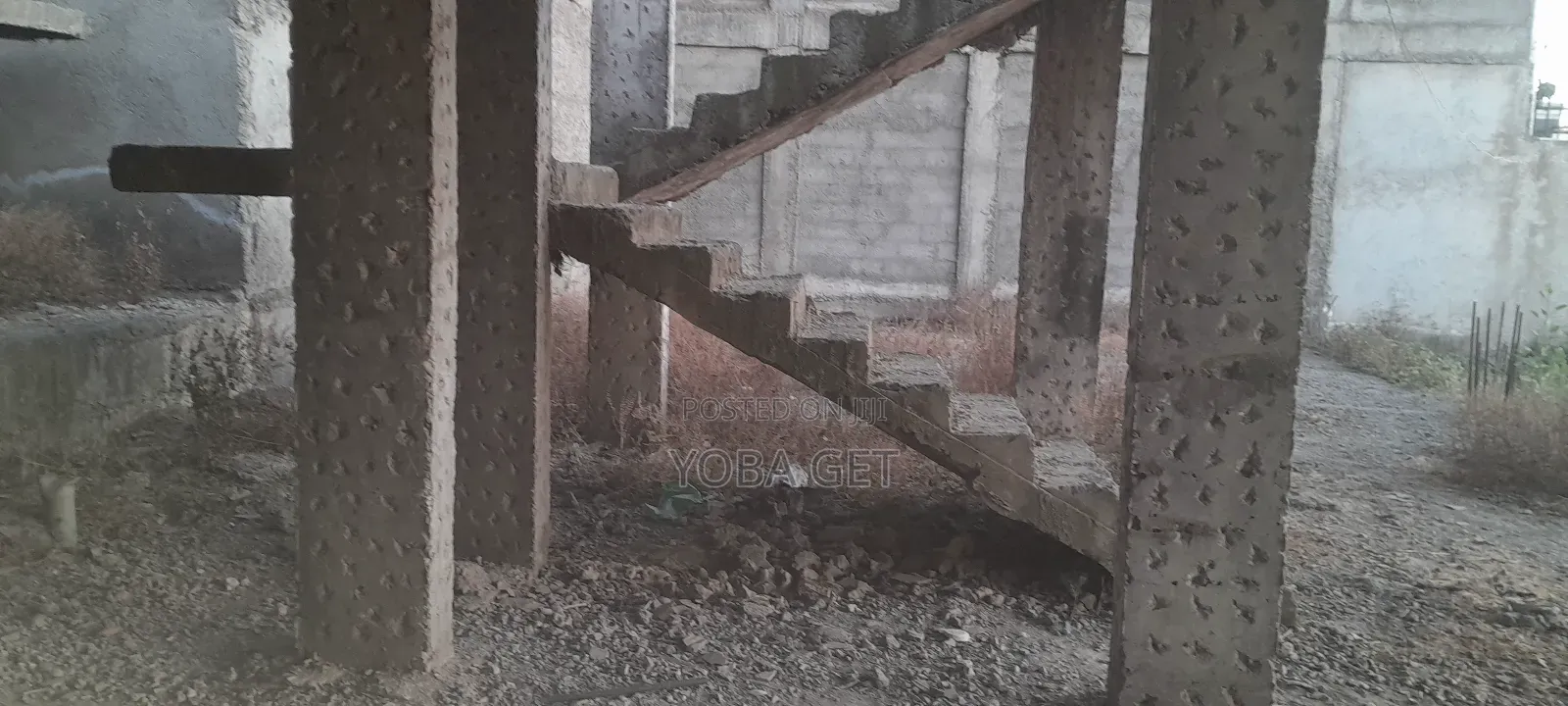 7bdrm House in Akaky Kaliti for sale