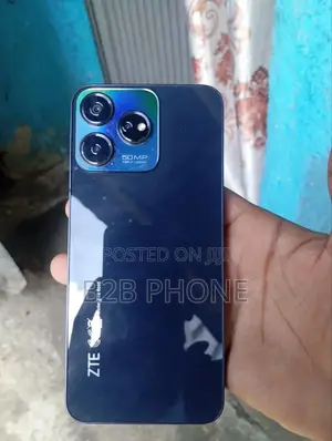 Photo - New ZTE Blade V50 256 GB Blue