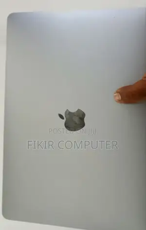 New Laptop Apple MacBook Pro 2017 8GB Intel Core I5 SSD 128GB