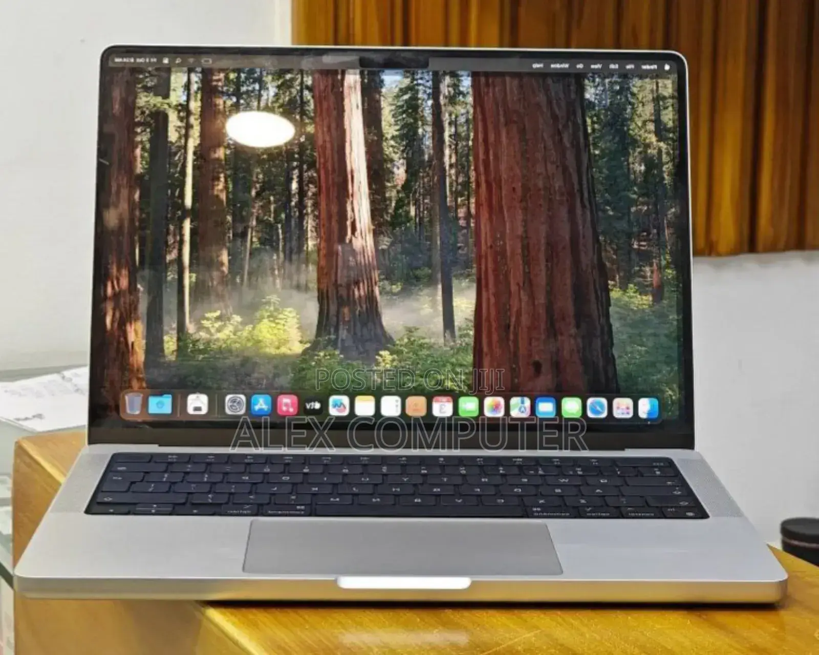 New Laptop Apple MacBook Pro M1 16GB Apple M1 Pro SSD 512GB