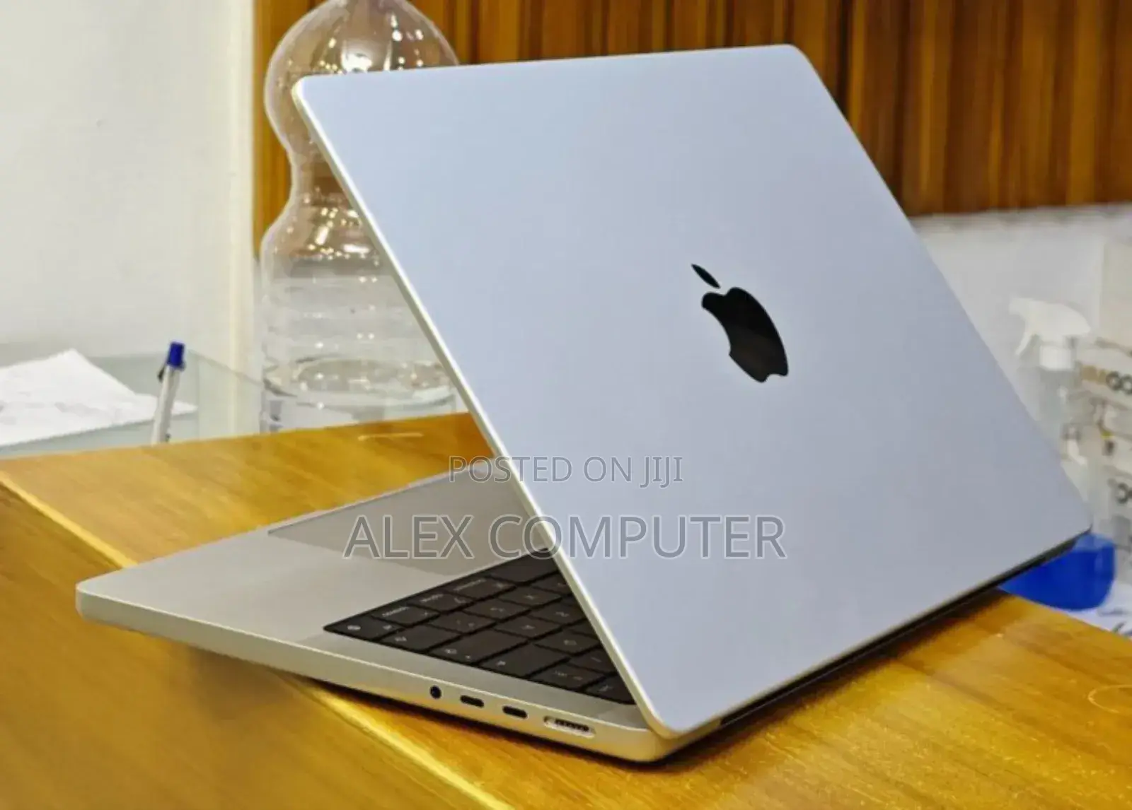 New Laptop Apple MacBook Pro M1 16GB Apple M1 Pro SSD 512GB