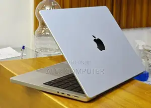 New Laptop Apple MacBook Pro M1 16GB Apple M1 Pro SSD 512GB