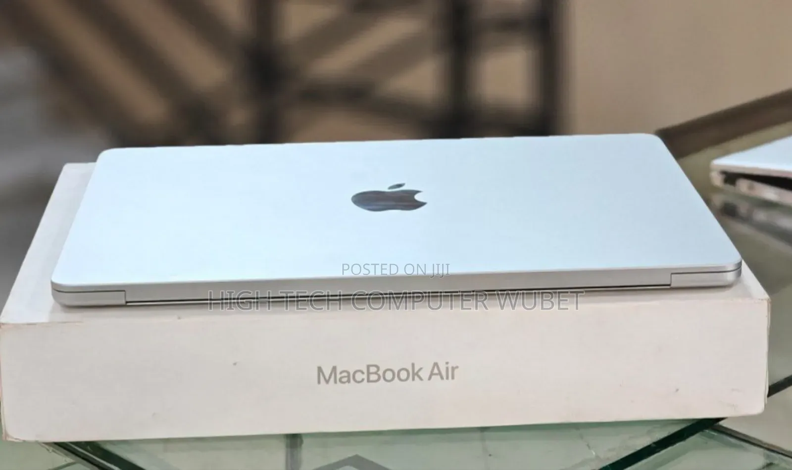 New Apple MacBook Air 2025 M4 13-Inch 16GB Apple M4 Pro SSD 256GB
