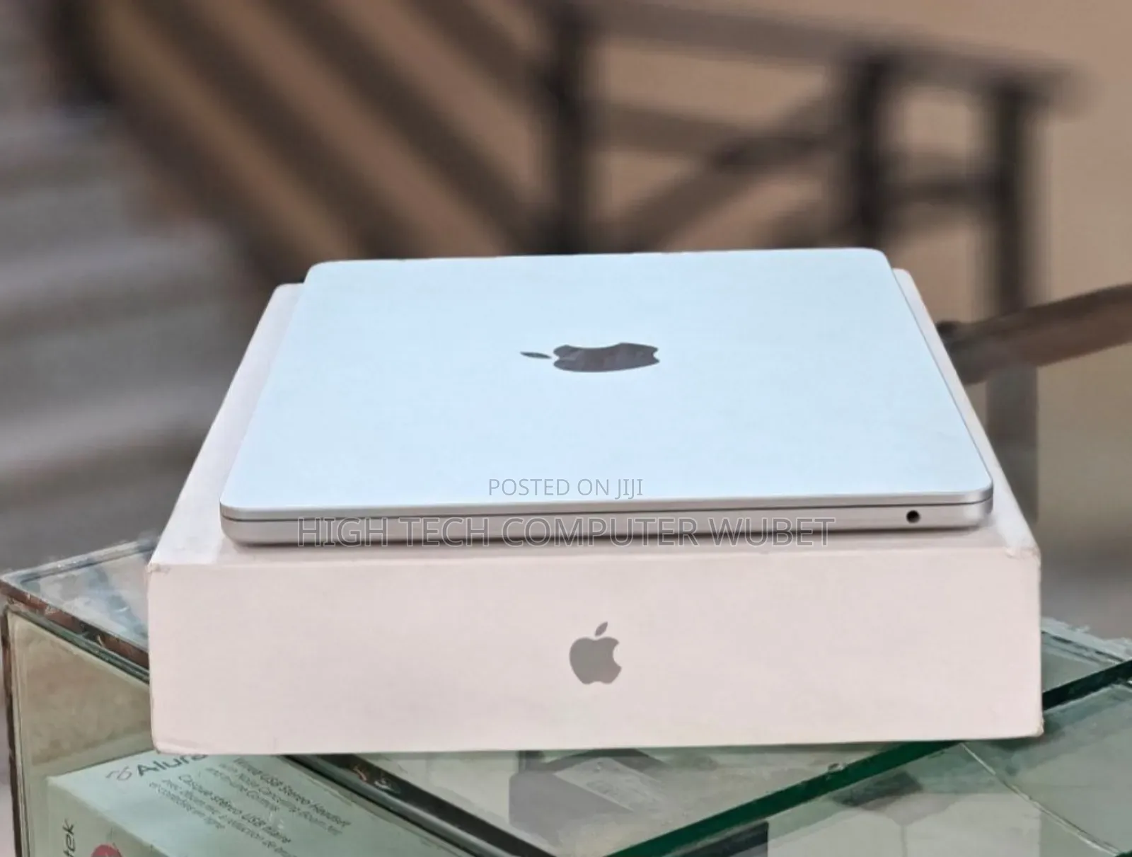 New Apple MacBook Air 2025 M4 13-Inch 16GB Apple M4 Pro SSD 256GB