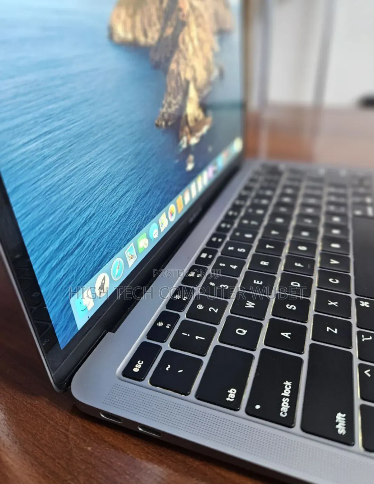 New Laptop Apple MacBook Pro 2019 8GB Intel Core I9 SSD 128GB