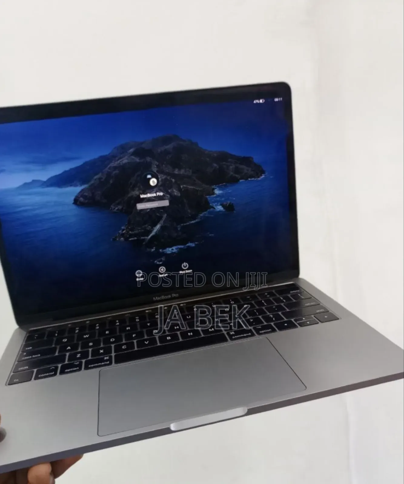 New Laptop Apple MacBook Pro 2017 8GB Intel Core I5 SSD 128GB