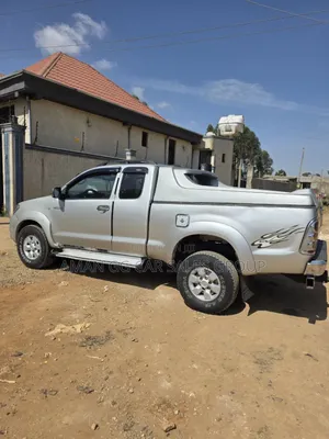 Toyota Hilux 2011 Gray