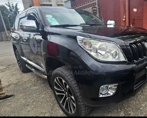 Photo - Toyota Land Cruiser Prado 2011 Matt Black