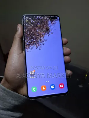 Photo - New Samsung Galaxy S10 5G 256 GB Purple