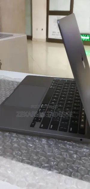 New Laptop Apple MacBook Pro M1 16GB Apple M1 SSD 256GB