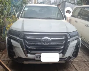 Photo - Toyota Land Cruiser 2009 White