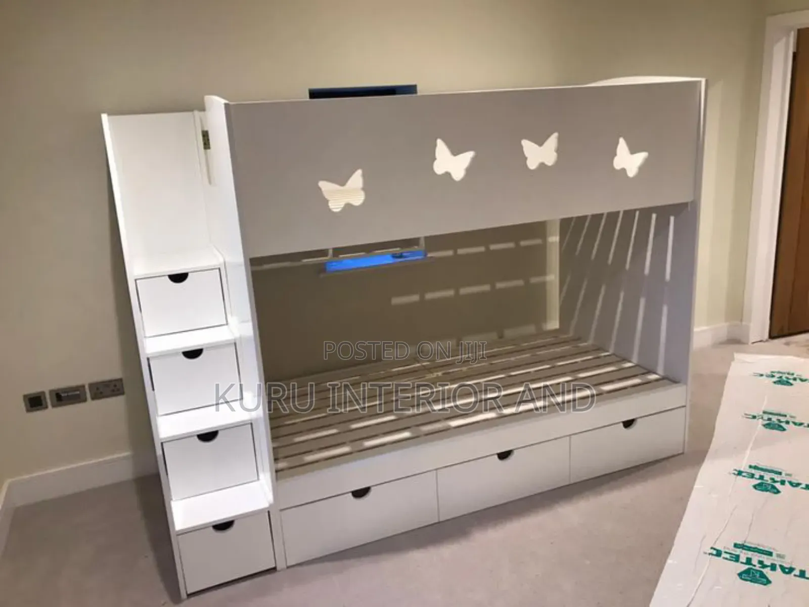 Modrn Bunk Bed With Many Drawer