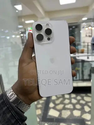 Photo - Apple iPhone 13 128 GB White