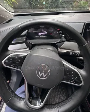 Volkswagen ID.6 2023 Gold