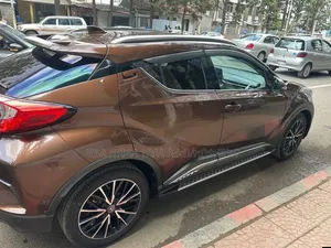 Toyota C-HR 2018 Brown