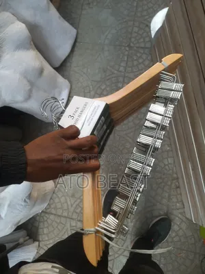 Wooden Clothes Hangers የእንጨት የልብስ መስቀያ መቆንጠጫ ያለው