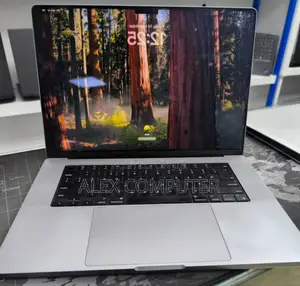 New Laptop Apple MacBook 64GB Apple M1 Max SSD 1T