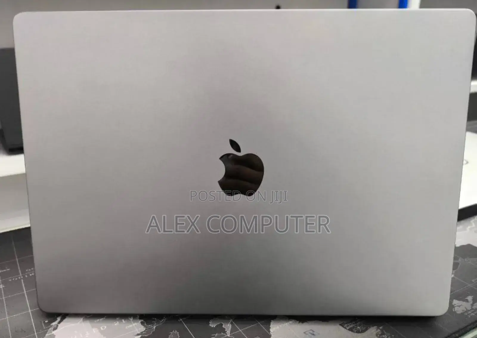 New Laptop Apple MacBook 64GB Apple M1 Max SSD 1T
