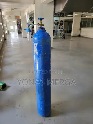Photo - Oxygen Tank٥岶regulator With Oxygen Cylinder Can Be Used at Home