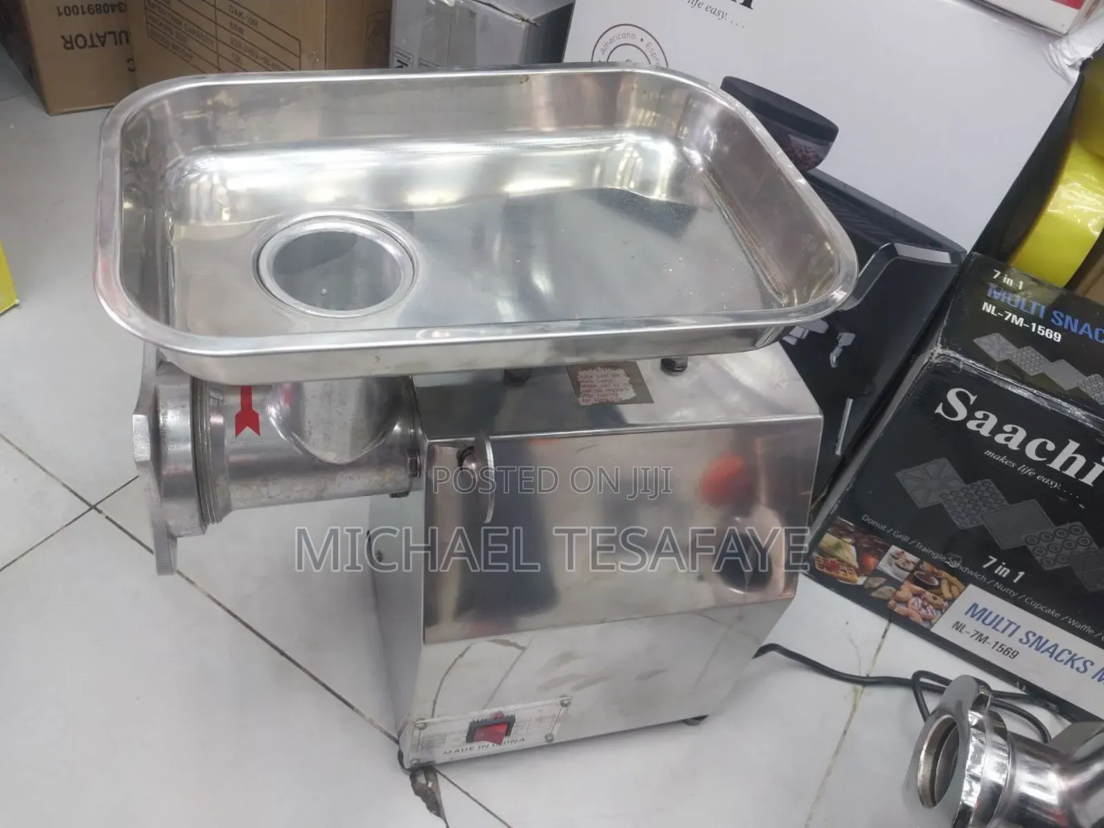 ለስጋ ቤት ለሆቴሎች ለቤት ውስጥ በተለያየ የመጠን አማራጭ የስጋ መፍጫ ማሽን Commercial Meat