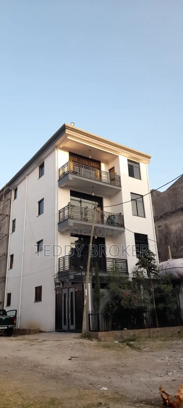7bdrm House in Alem Bank, Akaky Kaliti for sale