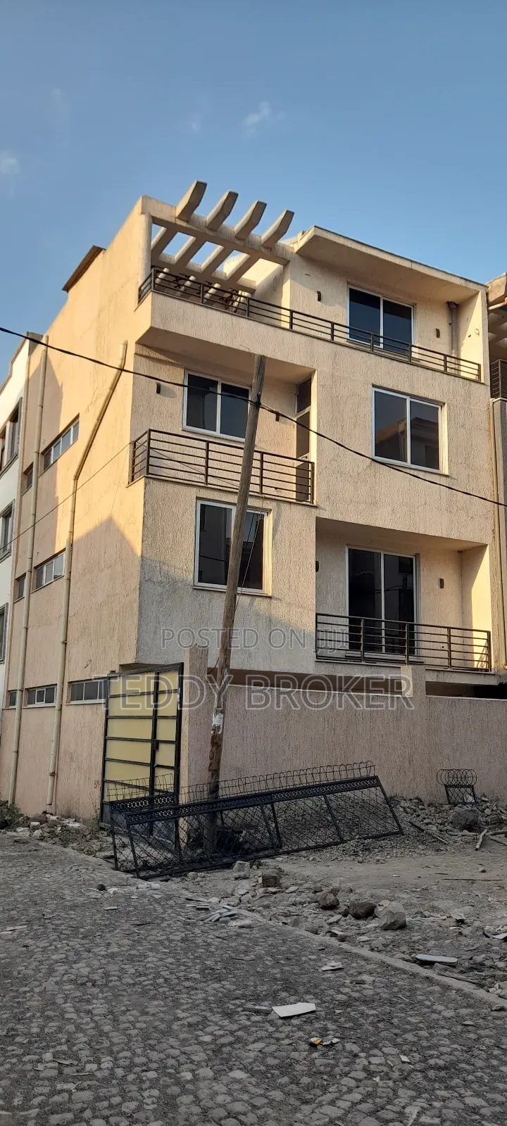7bdrm House in Alem Bank, Akaky Kaliti for sale