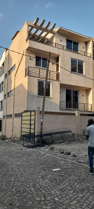 7bdrm House in Alem Bank, Akaky Kaliti for sale
