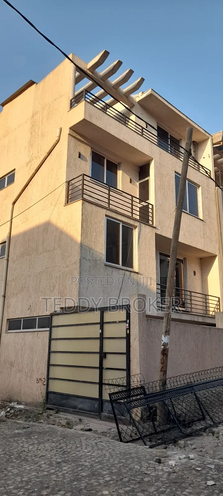 7bdrm House in Alem Bank, Akaky Kaliti for sale