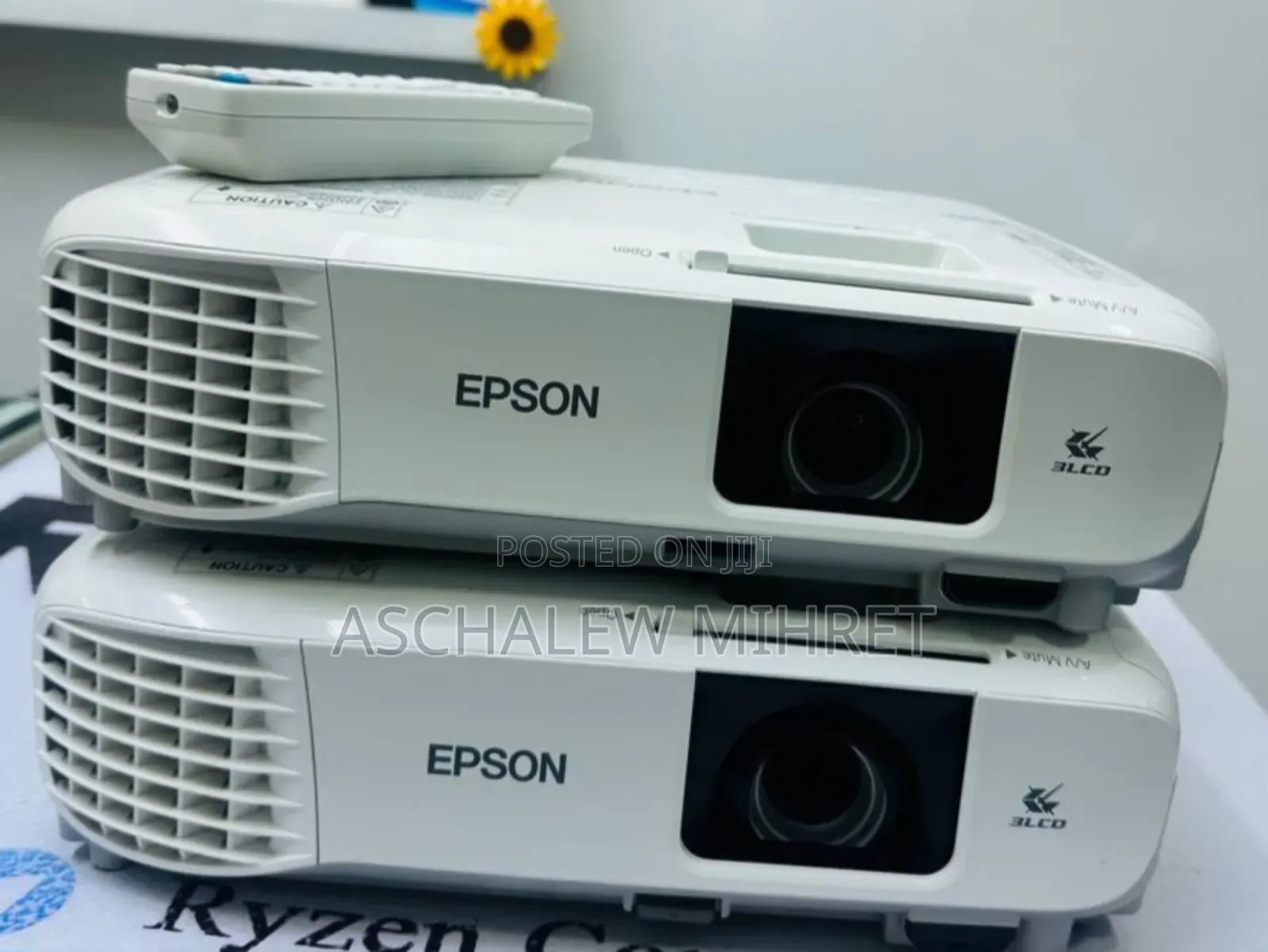 Brand New Epson Projector 
Has Remote
